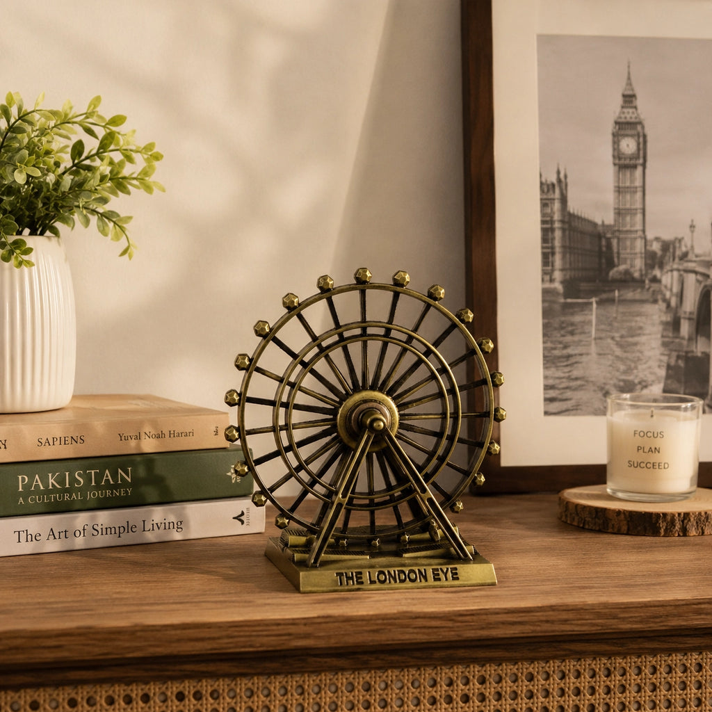 London Eye Metal Figurine lifestyle